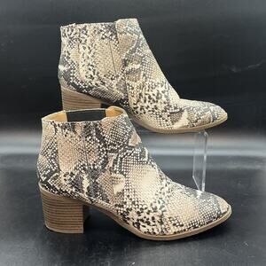 Maurices ruby snakeskin slip on ankle bootie womens 8.5 casual party office city